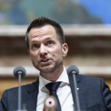 Depuis l'an 2000, la population de la Suisse a augmenté seize fois plus que celle de l'Allemagne, a rappelé Pascal Schmid (UDC/TG) en défendant le texte de son parti. KEYSTONE/ALESSANDRO DELLA VALLE